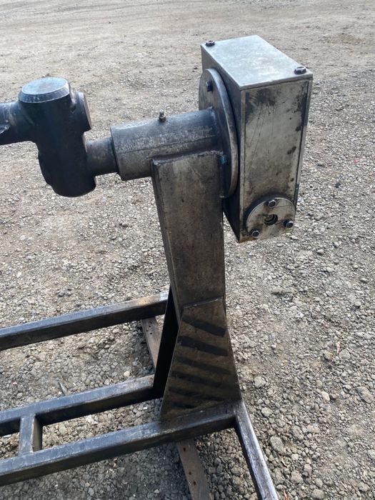 Стенд универсальный для разборки двигателей