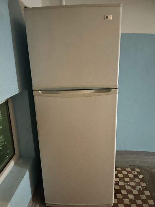 Холодильник LG.