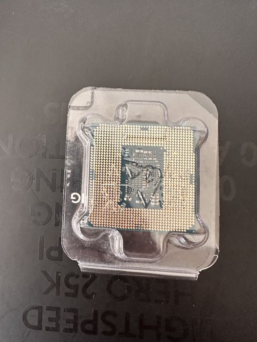 Процессор i3-8100