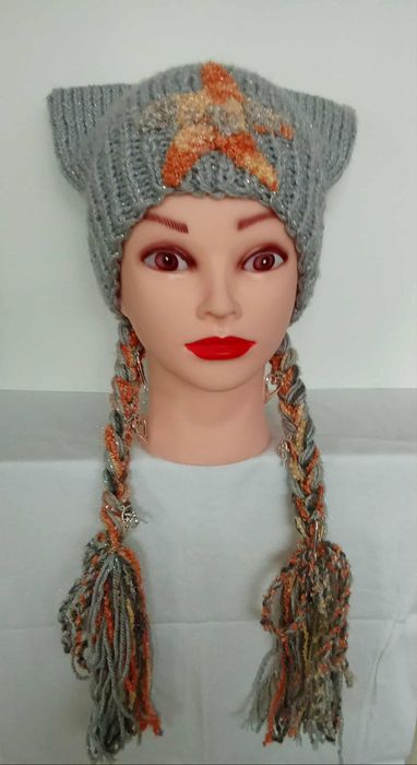 Ръчно плетена шапка