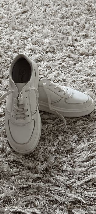 Adidași mărimea 40