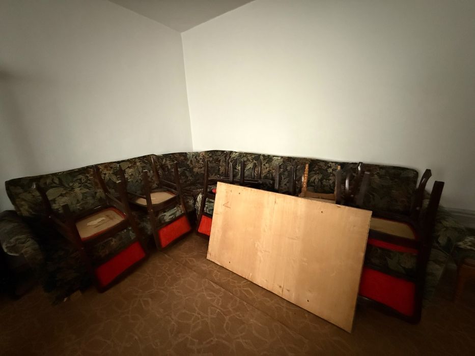 Servicii de debarasat servicii de cărat mobila firma debarasari duba debarasare apartament demolări Brașov