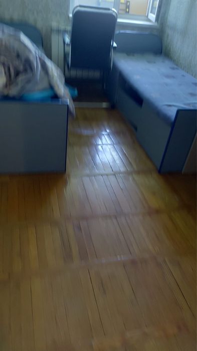 Продается шкаф для детской и 2 кровти