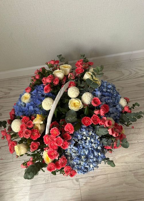 Свежий красивый.