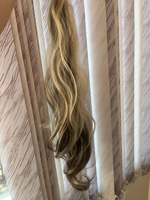 Конска опашка-изкуствена коса пепеляво Русо с кичури