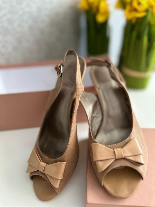 Отдам босоножки новые