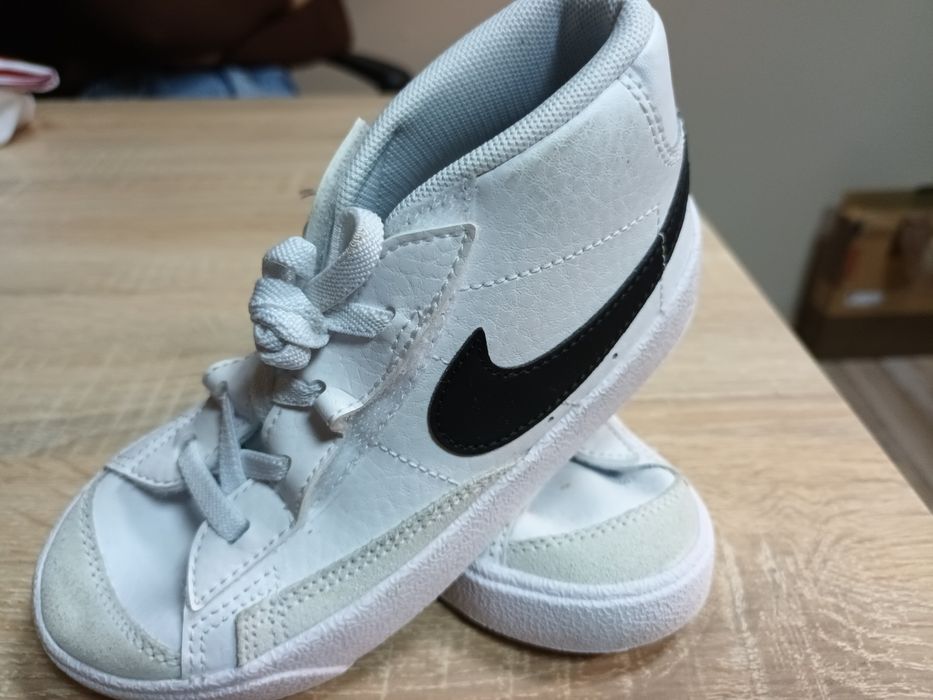 Adidasi copii Nike Albi