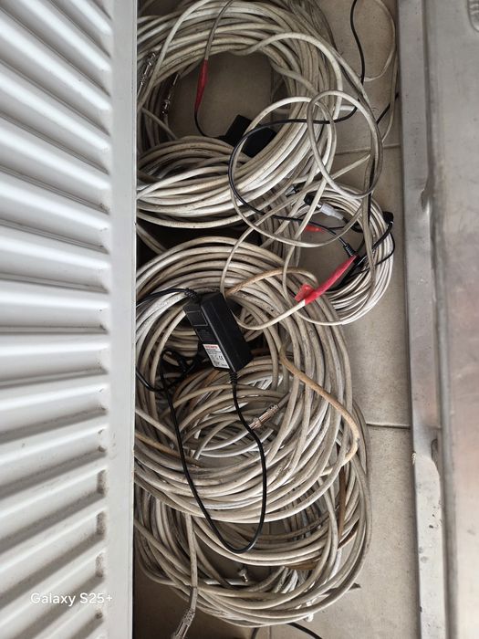 Sistem de supraveghere Hikvision cu 8 intrari