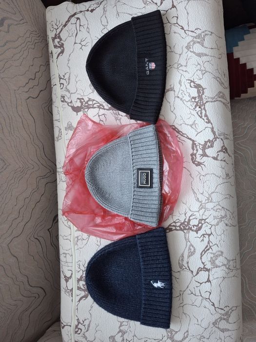 Продаётся 3 шапки