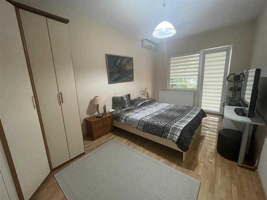 Тристаен имот в кв.Оборище