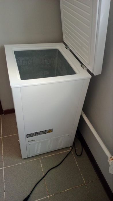 Продается морозильник компактный чистый