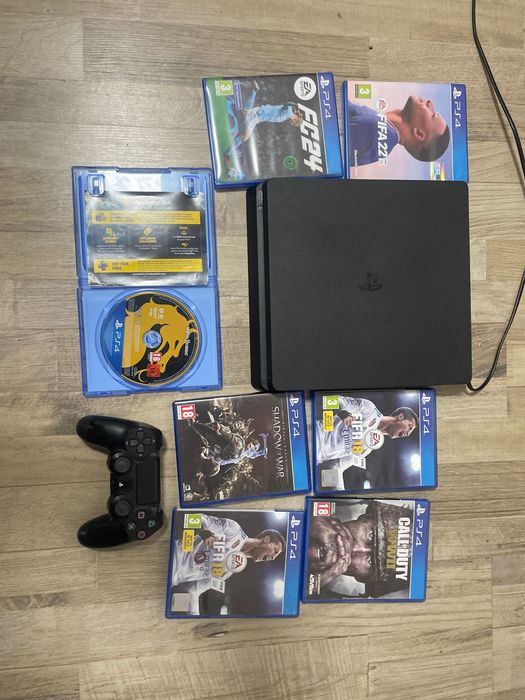 Продавам ps 4 slim
