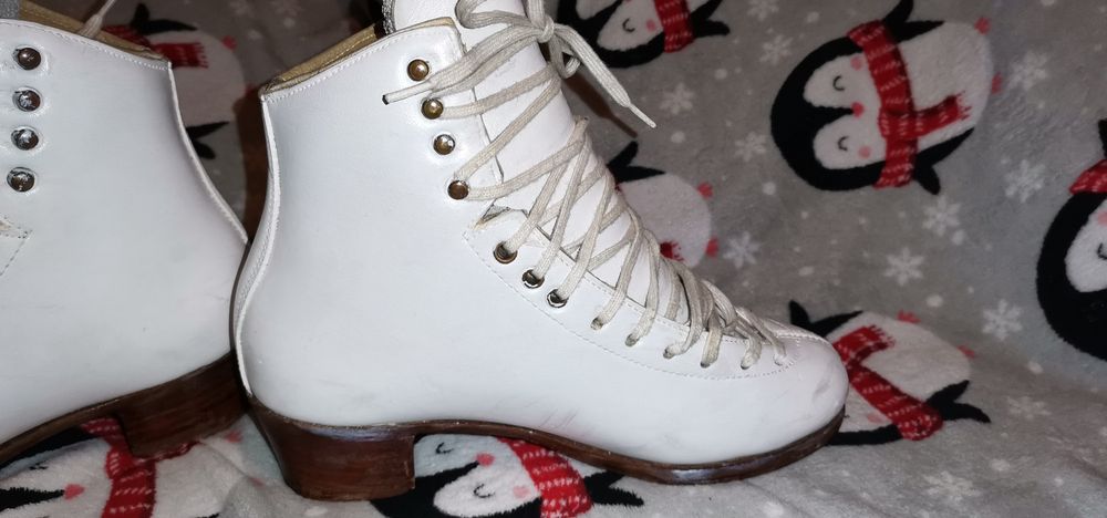 Patine artistice fara lame, stare foarte buna marimea 35/36 doar ghete