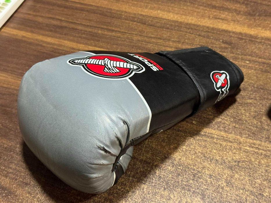 Боксов комплект ръкавици и обувки