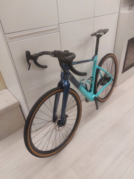 Bicicleta Bianchi Arcadex Carbon
