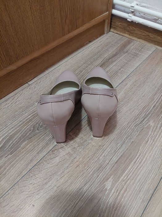 Pantofi pentru dame din piele, marimea 36