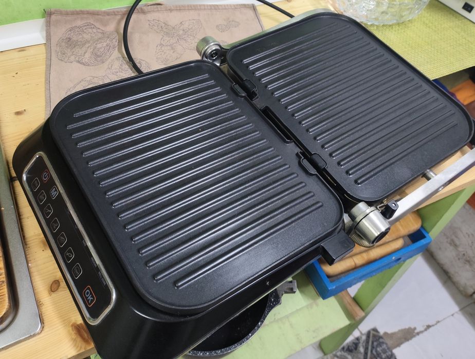 Гриль Redmond m 807