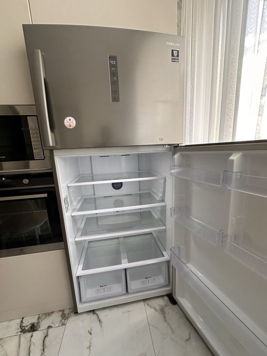 Холодильник б/у в отличном состоянии