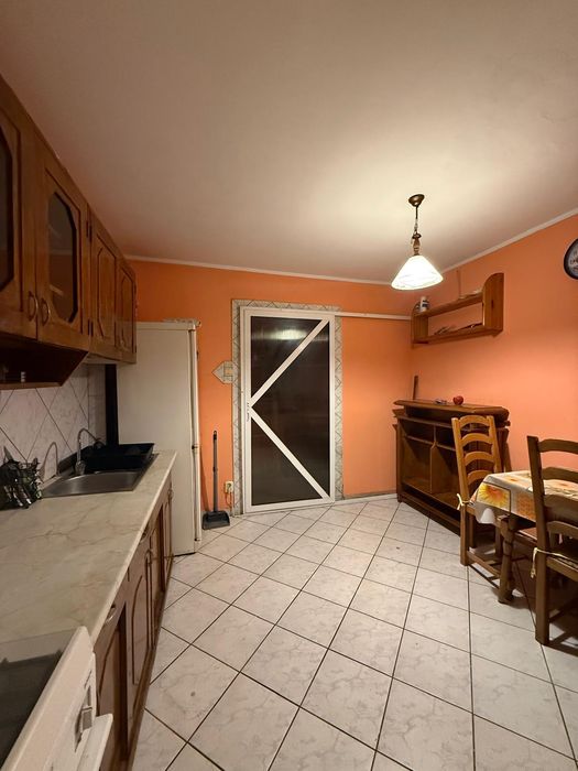 Vând apartament 4 camere – zonă ultracentrală, Baia Mare