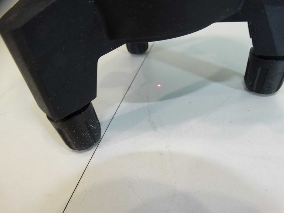 Hilti PM 40 MG - Мултилинеен лазер с зелен лъч