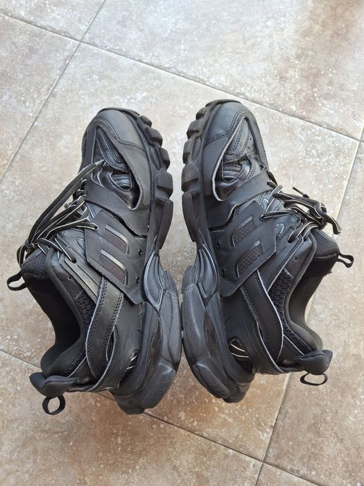 Balenciaga track