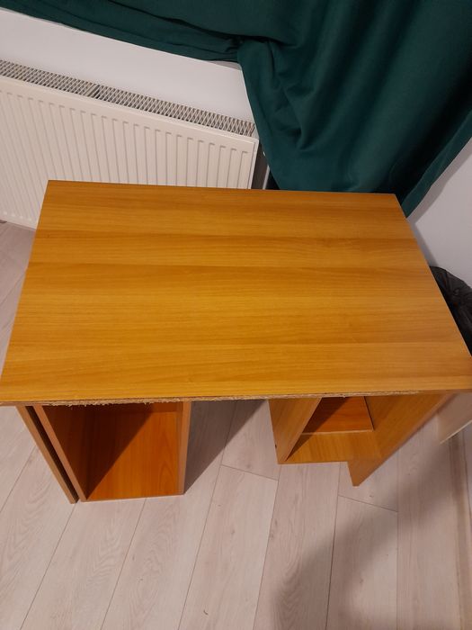 Vând birou în stare buna