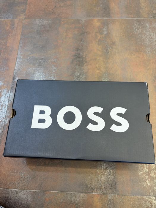 BOSS mocasini noi