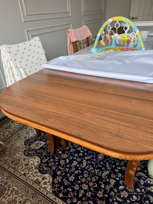 Деревянный стол