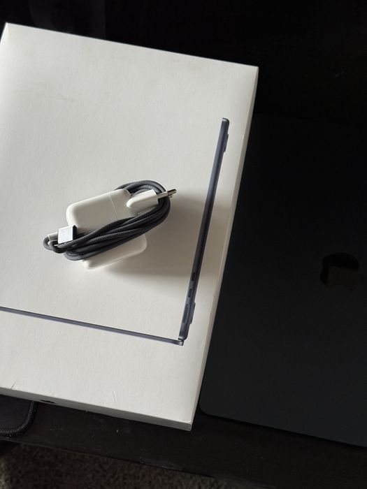 MacBook Air M4 13”  256gb/16gb 100% baterie