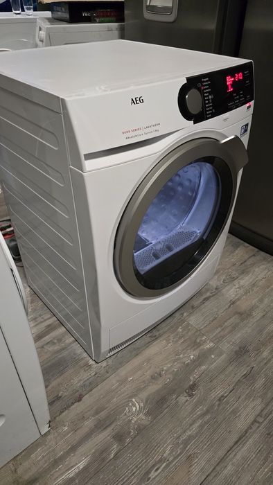 Сушилня AEG 8kg термо помпа