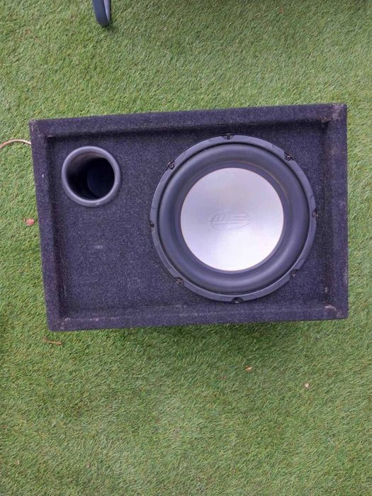 Колони усилвател и бас каса