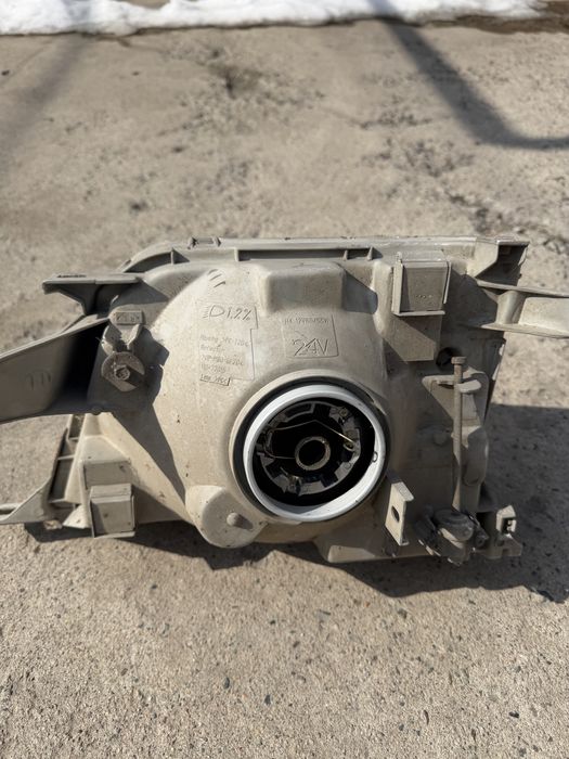 Продам фару прадо 95