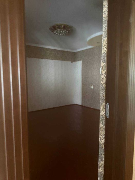 Дом на участке 3.8 сотки 5 комнат около туйхона Янгиобод