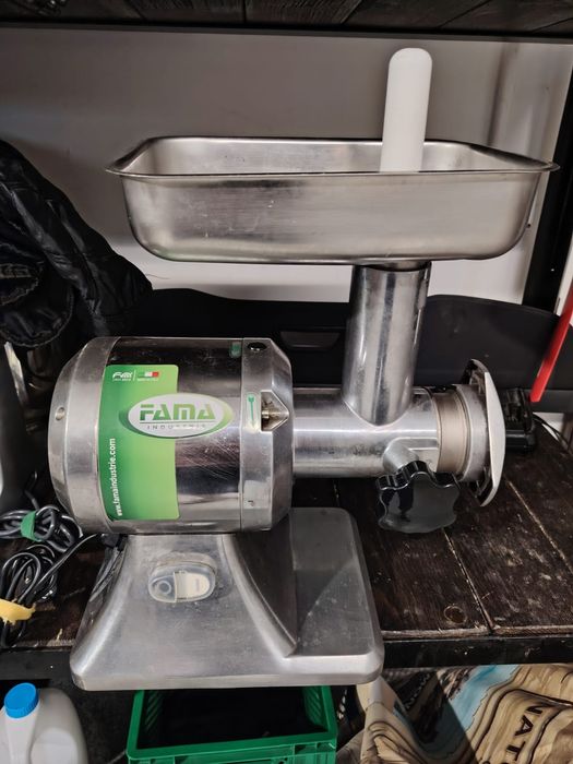 Mașină tocat carne profesionala fonta