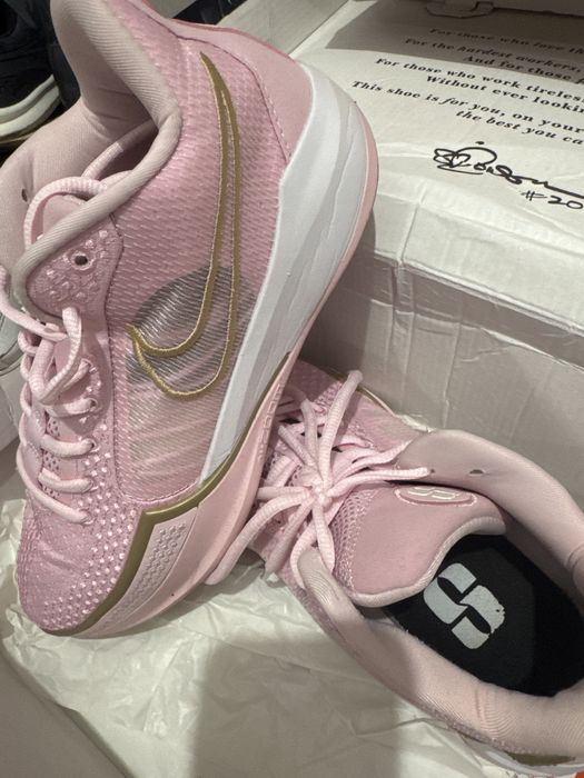 Продам кроссовки