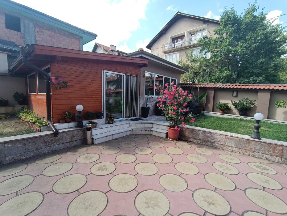 Продава се Хотел в Велинград - 663 кв.м за 543 €/кв.м - Снимка #3