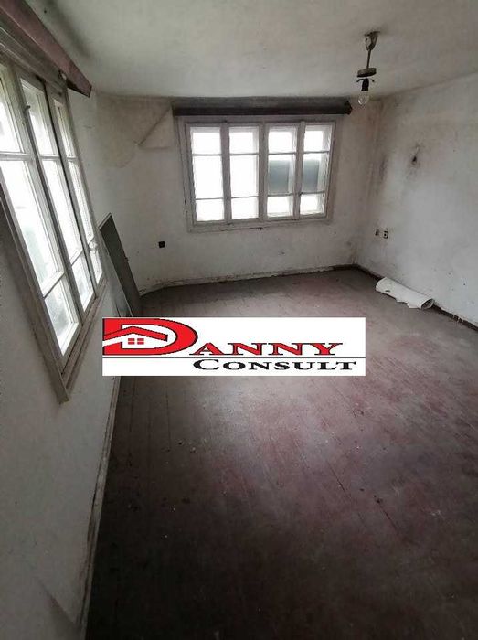 Етаж от къща в центъра на гр. Велико Търново