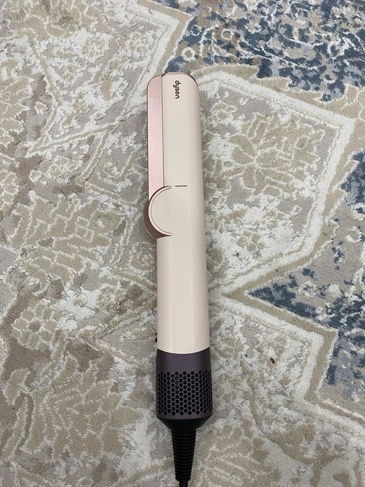 Продам Dyson утюжок