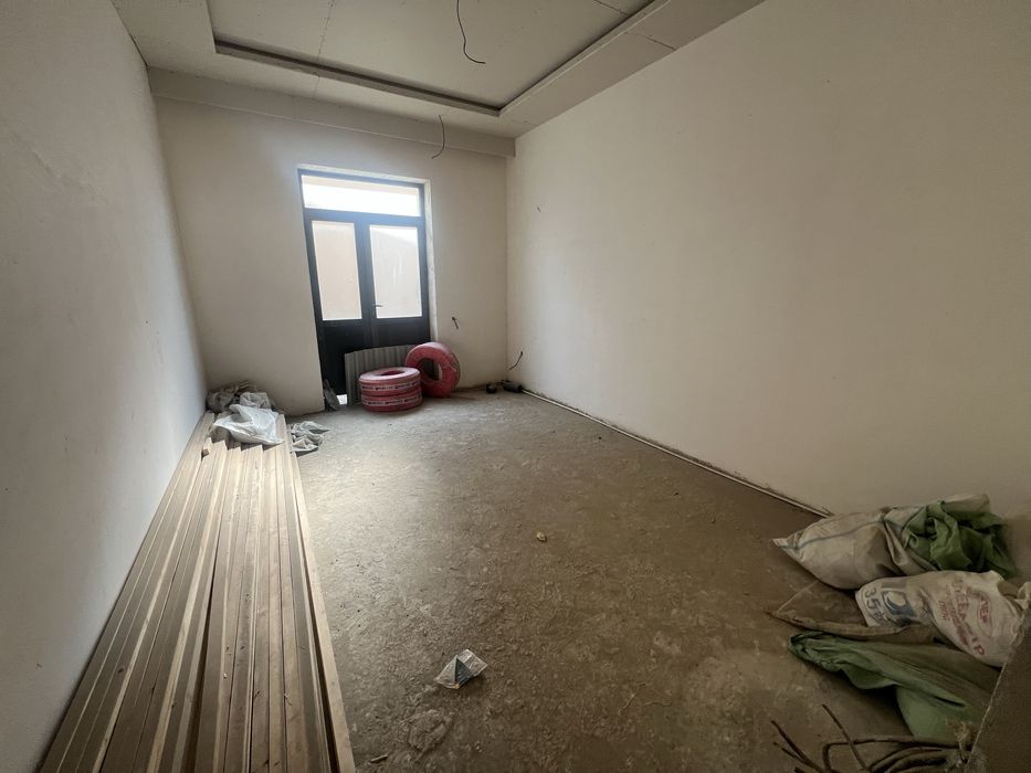 Назарбекда арзон котеж 1,5 сотих 5 та хона, мансарда