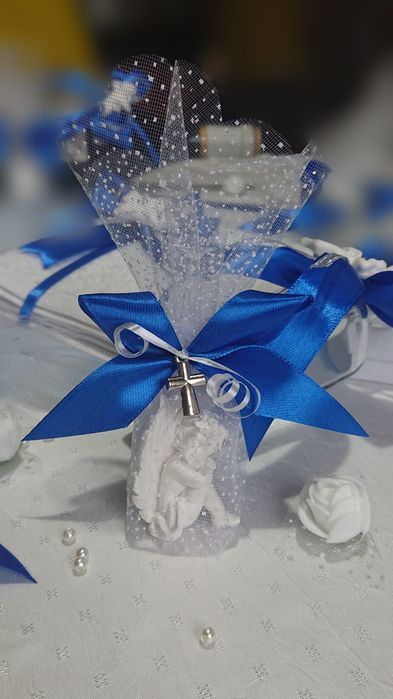 Покани, подаръчета и комплекти за кръщене в цвят по избор на клиента