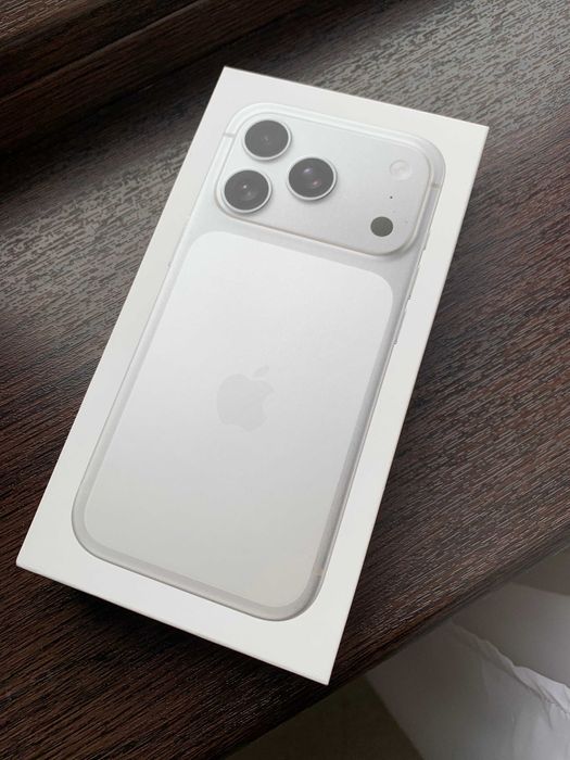 iPhone 17 PRO Silver ( ALB) ca NOU in cutie 256 GB Liber 5G Garantie