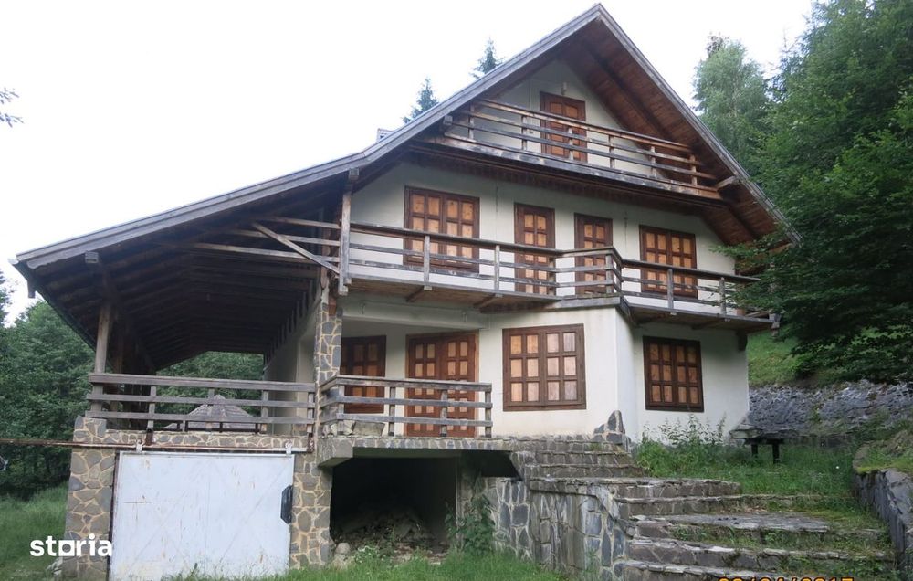 Vanzare Cabana in pitorerscul peisaj din Plaiul Foii, Zarnesti Brasov