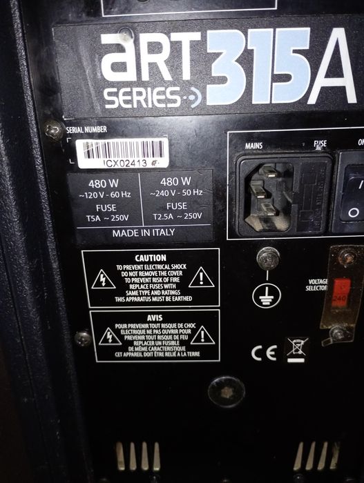 Vând boxă activă  RCF art315A
