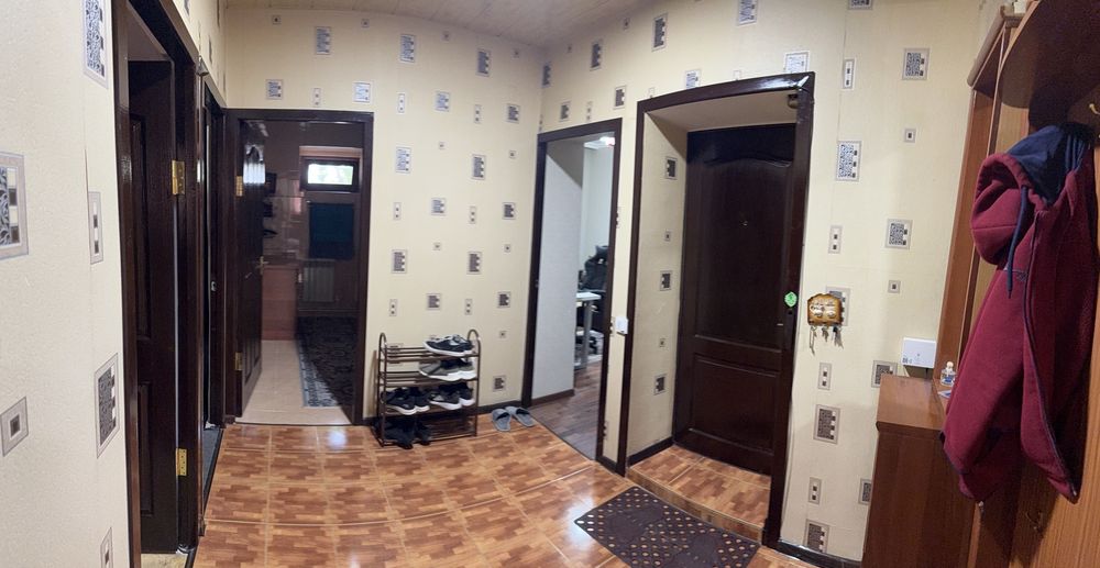 Продам свою 3-х комнатную квартиру возле центрального базара