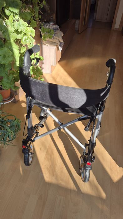 Ролатор / проходилка Vermeiren Quadri-Light