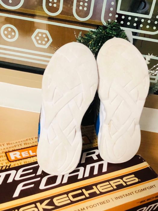 Adidasi  baiat SKEXHERS-marimea 30-31,inter20cm,leduri,nu piele,ca Salomon,Geox
