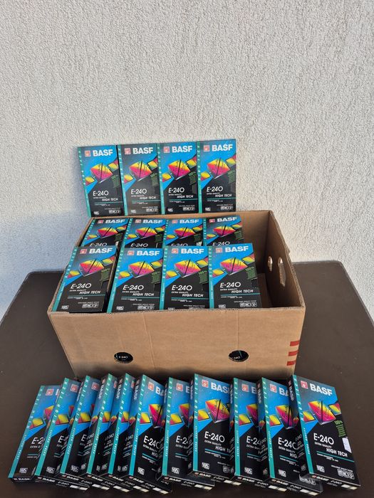 Vând 80 casete video VHS originale Basf de 240 min. colectie de filme