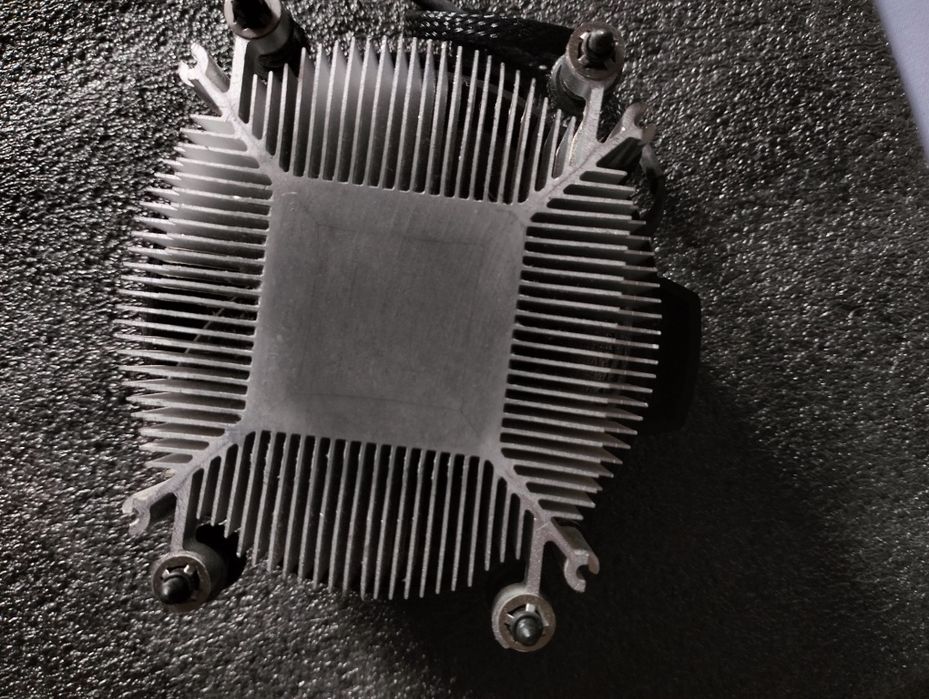 Procesor AMD Ryzen 3 2200g + cooler