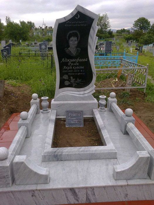 Памятники из мрамора и гранита