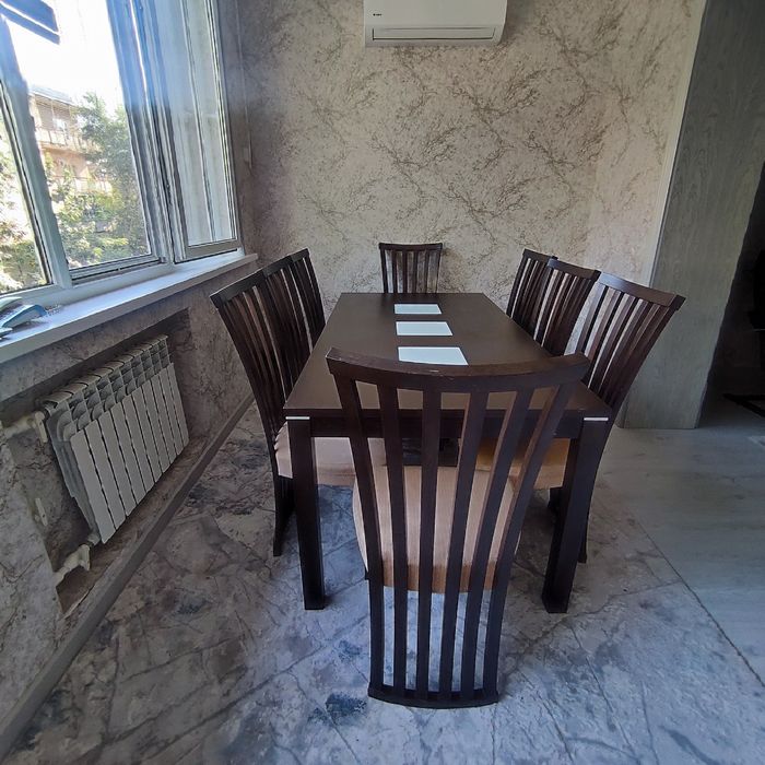 Продается стол стулья